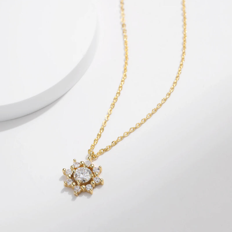 Moissanite Snowflake Necklace 0.5 Cara